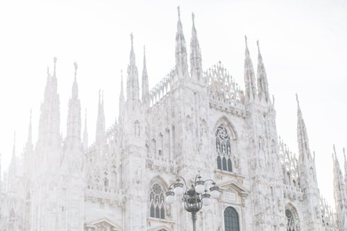 Milan photoshoot at Piazza del Duomo