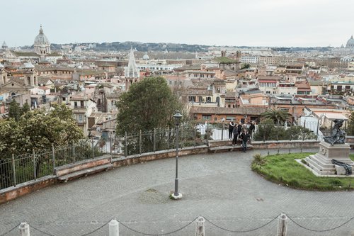 Rome photoshoot at Trinità dei Monti, the Pincio & Villa Borghese