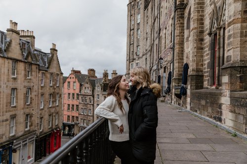 Edinburgh honeymoon photoshoot at The Royal Mile