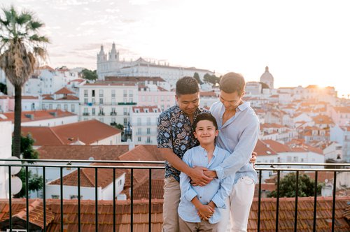 Lisbon family trip photoshoot at Portas do Sol Square and the streets of Alfama