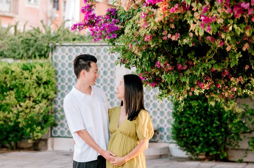 Lisbon babymoon photoshoot at Portas do Sol Square and the streets of Alfama