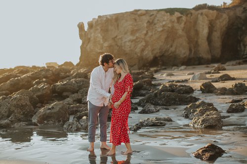 Los Angeles babymoon photoshoot at El Matador Beach