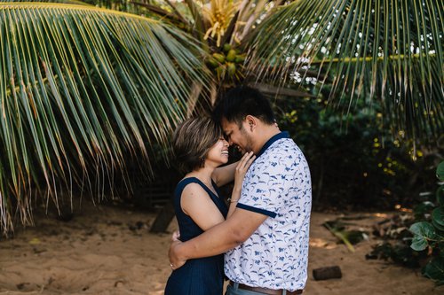 Maui couples trip photoshoot at Po’olenalena Beach, South Shore