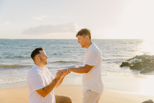 Maui proposal photoshoot at Ulua Beach (South Shore)