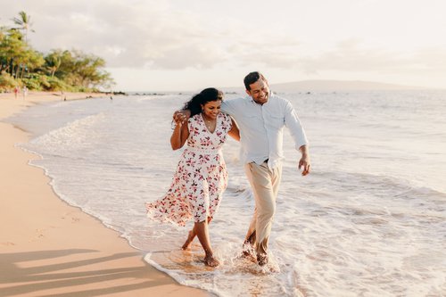 Maui honeymoon photoshoot at Keawakapu Beach (South Shore)