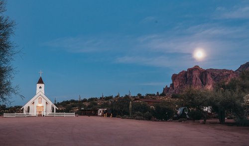 Mesa photoshoot at Superstition Mountain and Museum