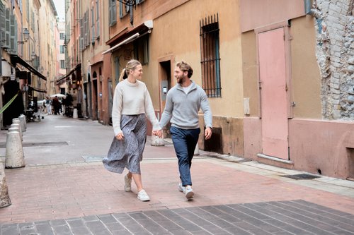 Nice couples trip photoshoot at Old Town Nice