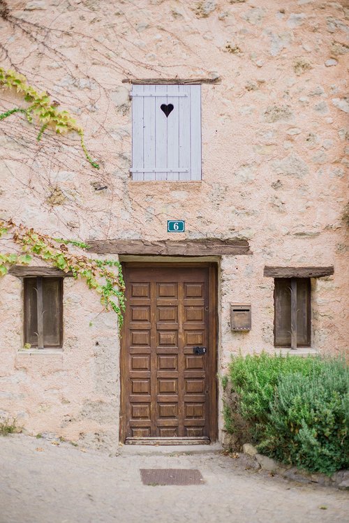 Provence photoshoot at Tourtour