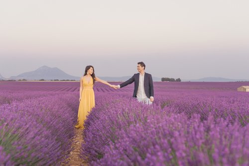 Provence photoshoot at Plateau de Valensole