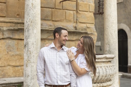 Tuscany honeymoon photoshoot at Pienza