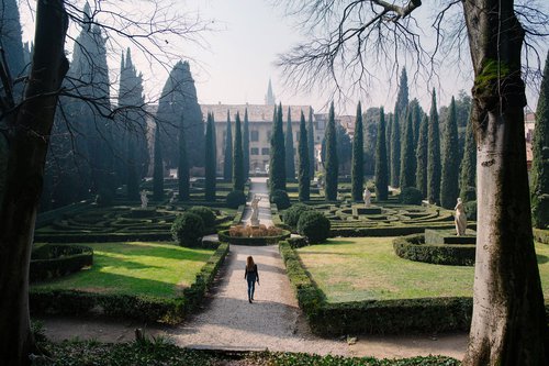 Verona photoshoot at Giardino Giusti